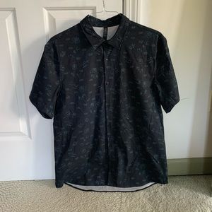 Lululemon Black Print Short Sleeve Button Up